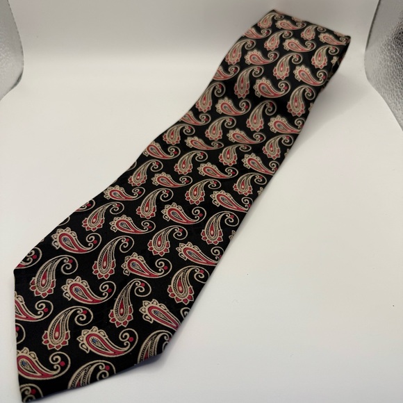 Polo by Ralph Lauren Black Paisley Tie with Red and Cream Accents 58L x 3.5 W - Picture 1 of 5